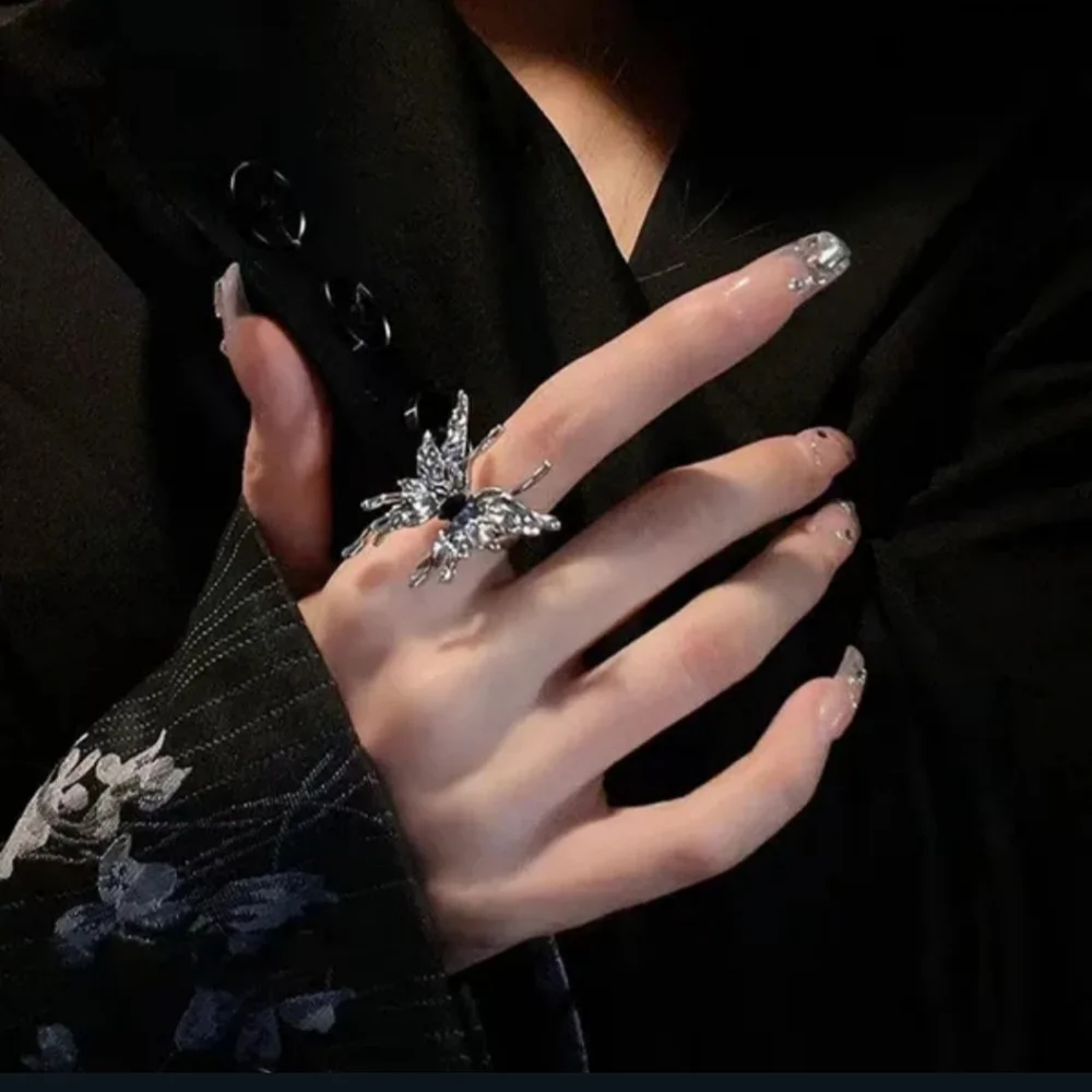 NWT Adorable Boho Silver Exaggerated Butterfly Adjustable Set Of Two Rings!!